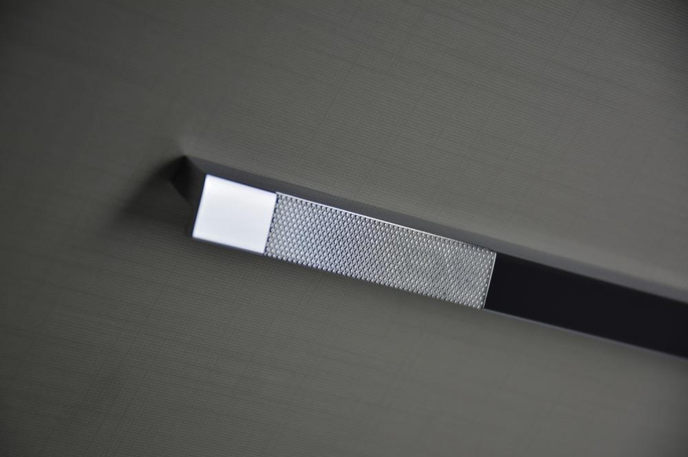 PUXADOR KEN GRANADO NÍQUEL ESCOVADO 192MM - ZEN 