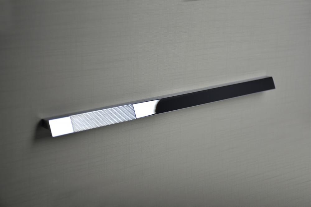 PUXADOR KEN GRANADO NÍQUEL ESCOVADO 192MM - ZEN 