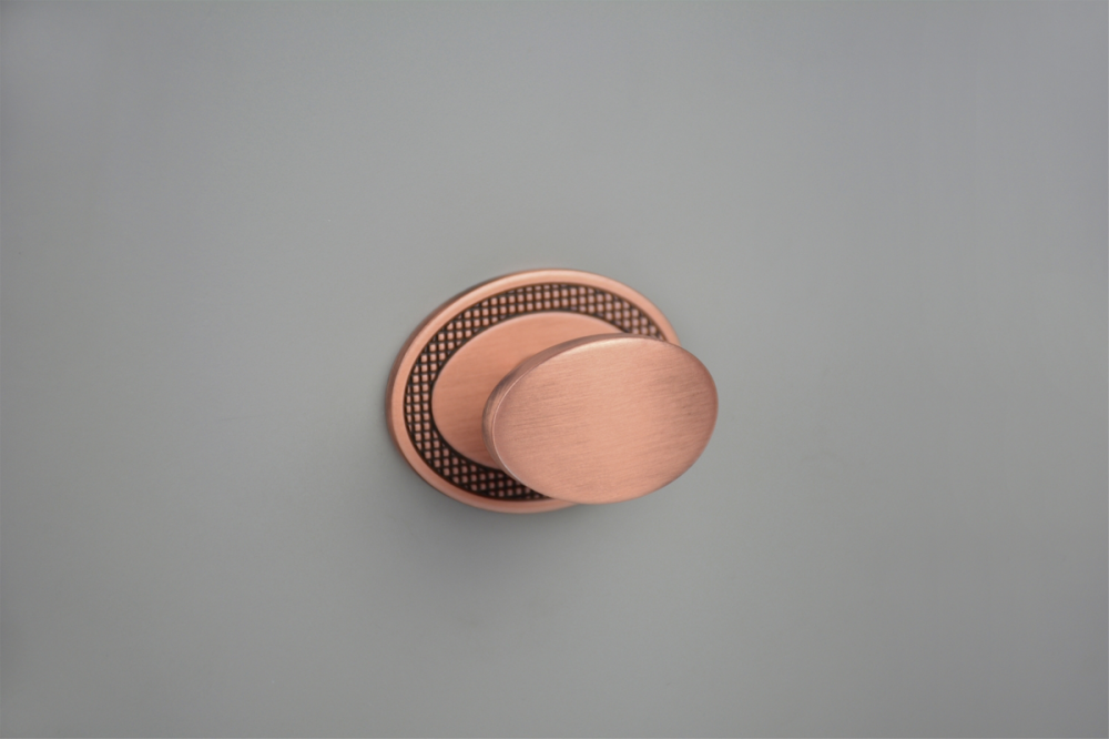 PUXADOR BEETLE C/ BASE GRANADA VECCHIO COBRE - ZEN